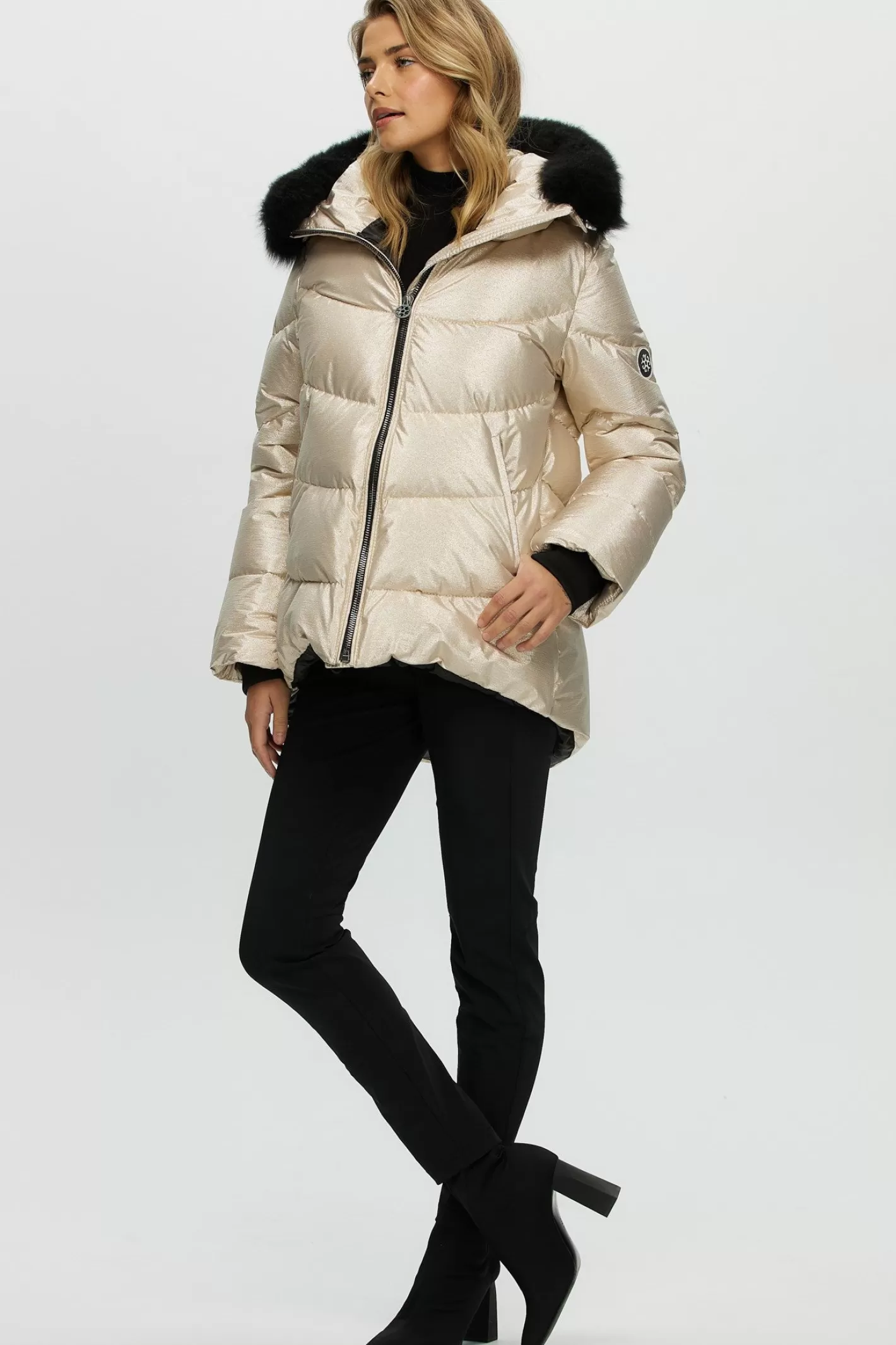 Women GORSKI Montreal Après-Ski Jacket With Detachable Toscana Shearling Lamb Hood Trim