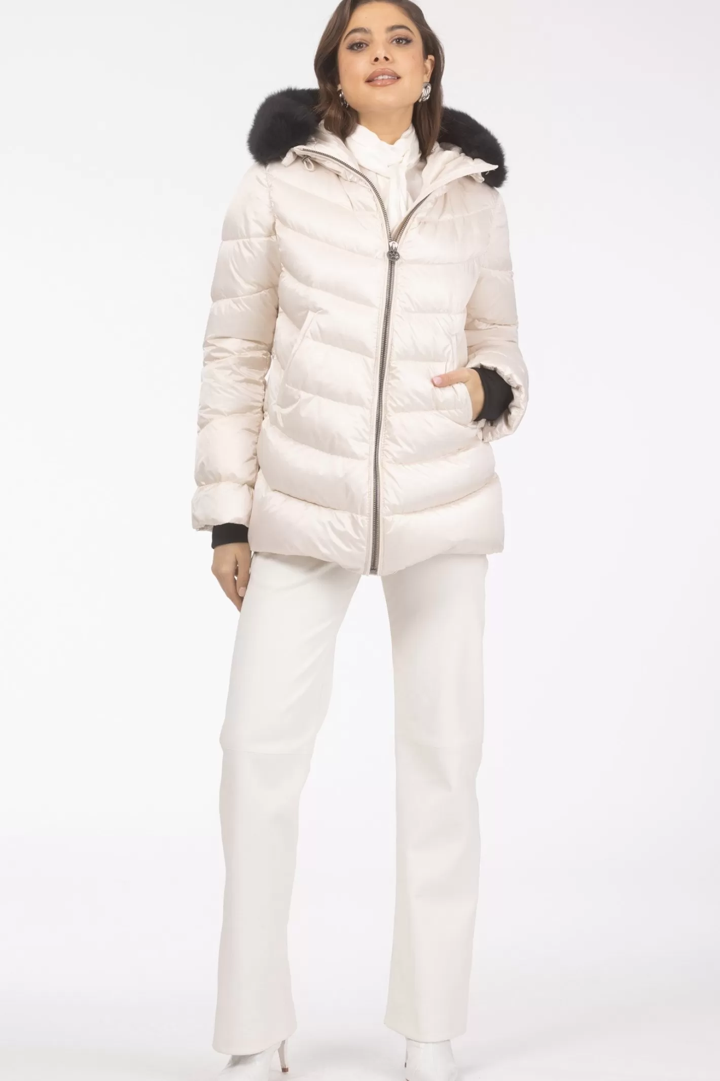 Women GORSKI Montreal Après-Ski Jacket With Detachable Toscana Shearling Lamb Hood Trim