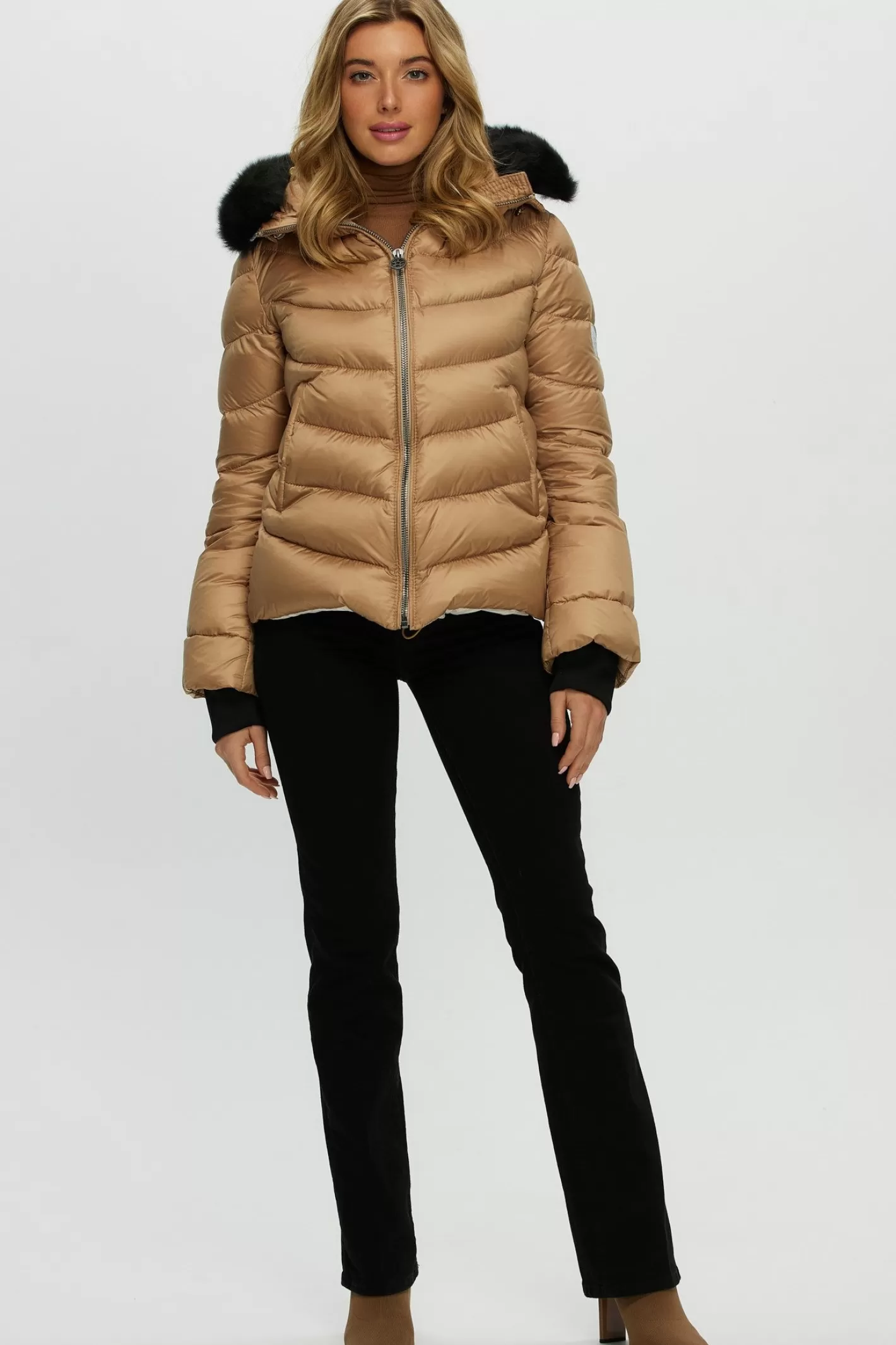 Women GORSKI Montreal Après-Ski Jacket With Detachable Toscana Shearling Lamb Hood Trim