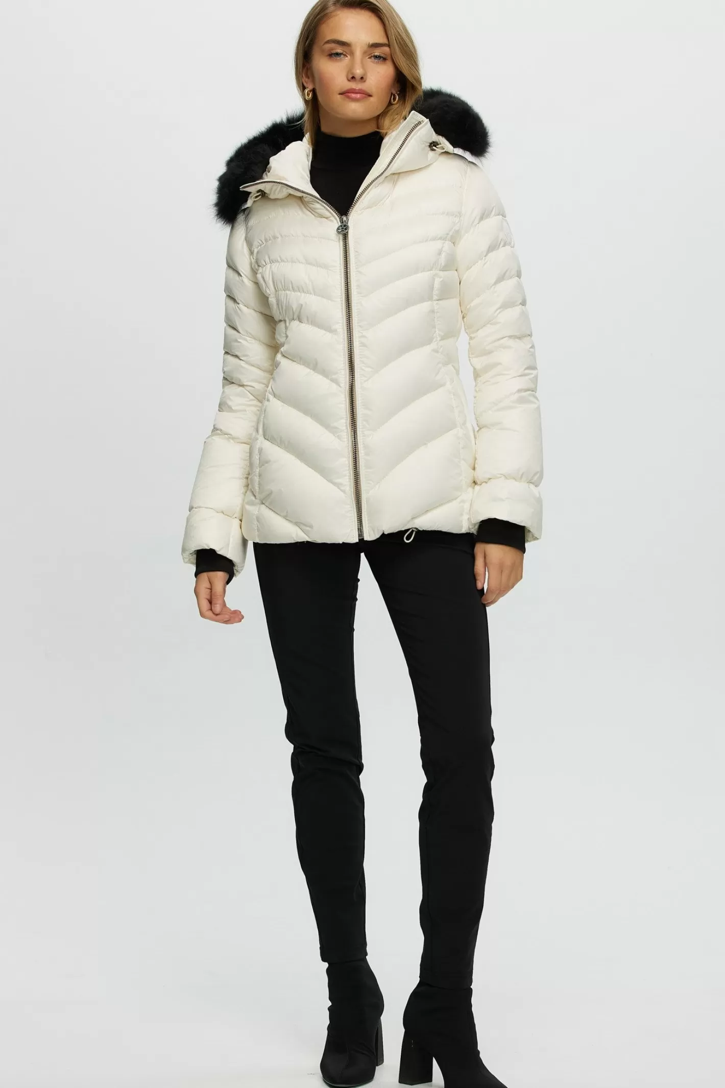 Women GORSKI Montreal Après-Ski Jacket With Detachable Toscana Shearling Lamb Hood Trim