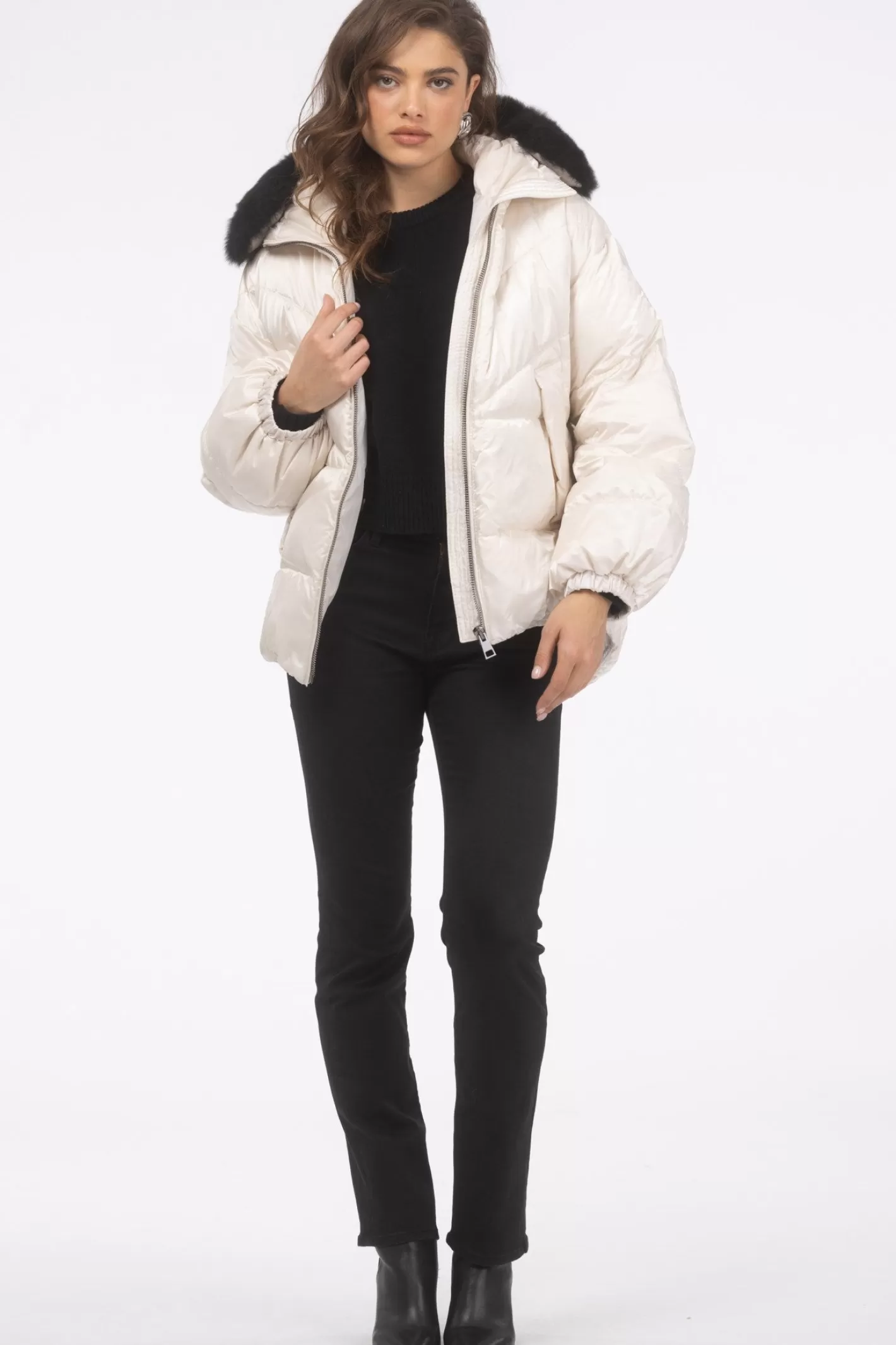 Women GORSKI Montreal Après-Ski Jacket With Detachable Toscana Shearling Lamb Hood Trim