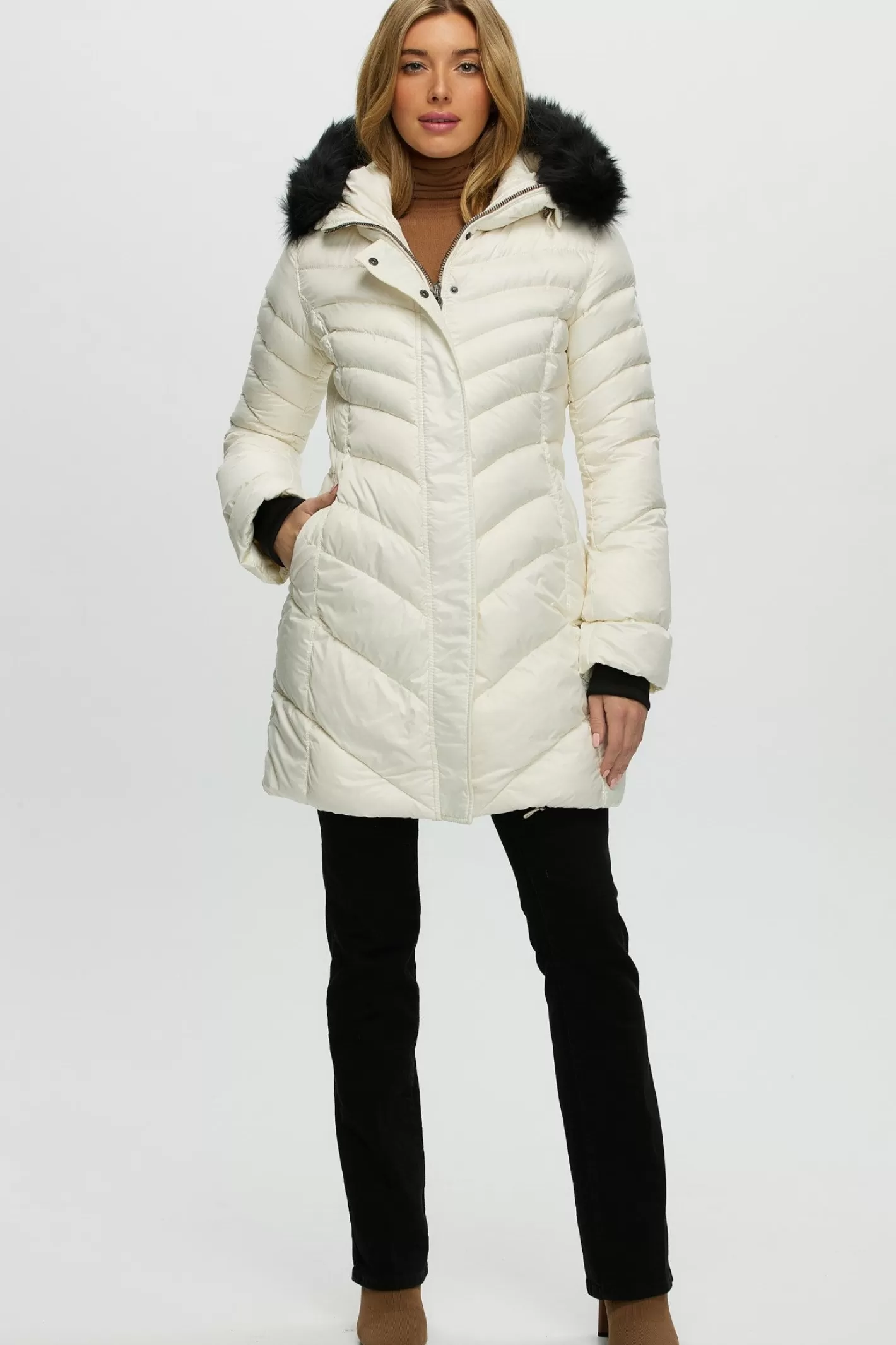 Women GORSKI Montreal Après-Ski Jacket With Detachable Toscana Shearling Lamb Hood Trim