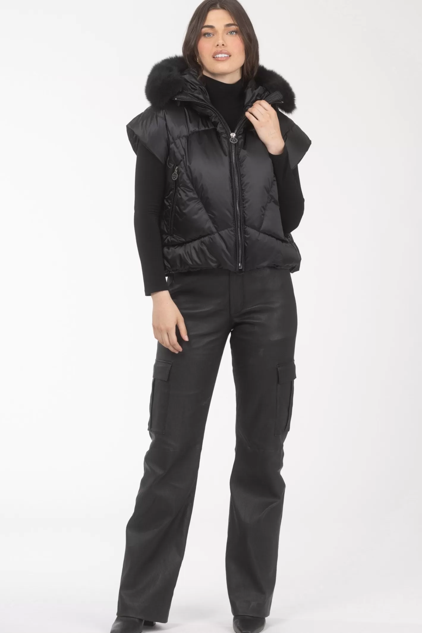 Women GORSKI Montreal Après-Ski Vest With Detachable Toscana Shearling Lamb Hood Trim