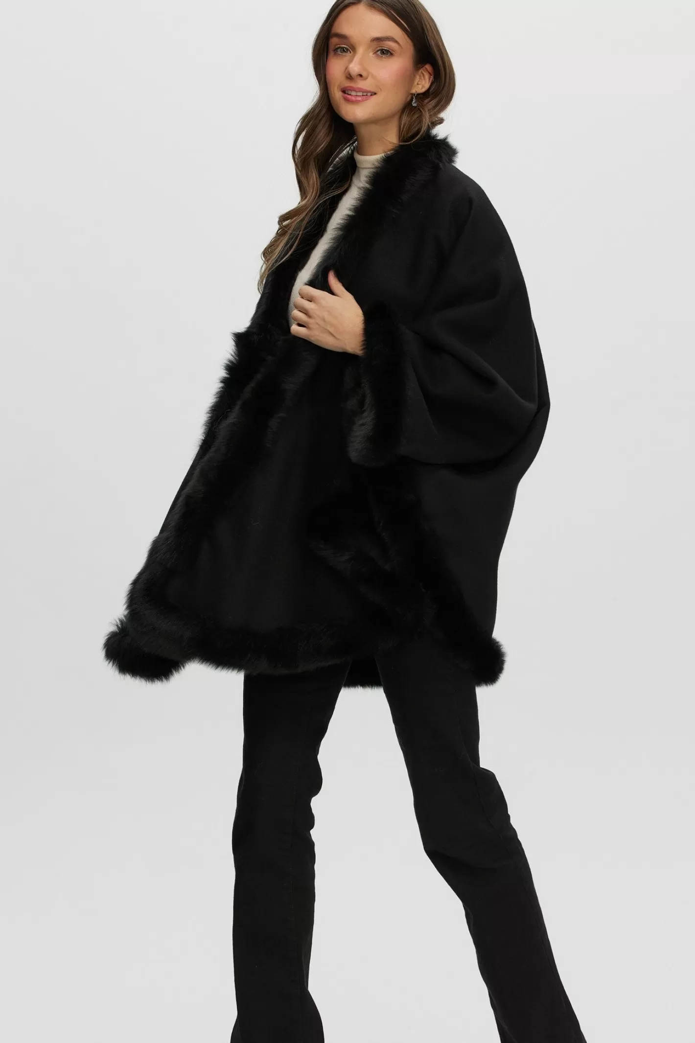Women GORSKI Montreal Loro Piana Cashmere & Wool Cape With Merinillo Shearling Lamb Trim