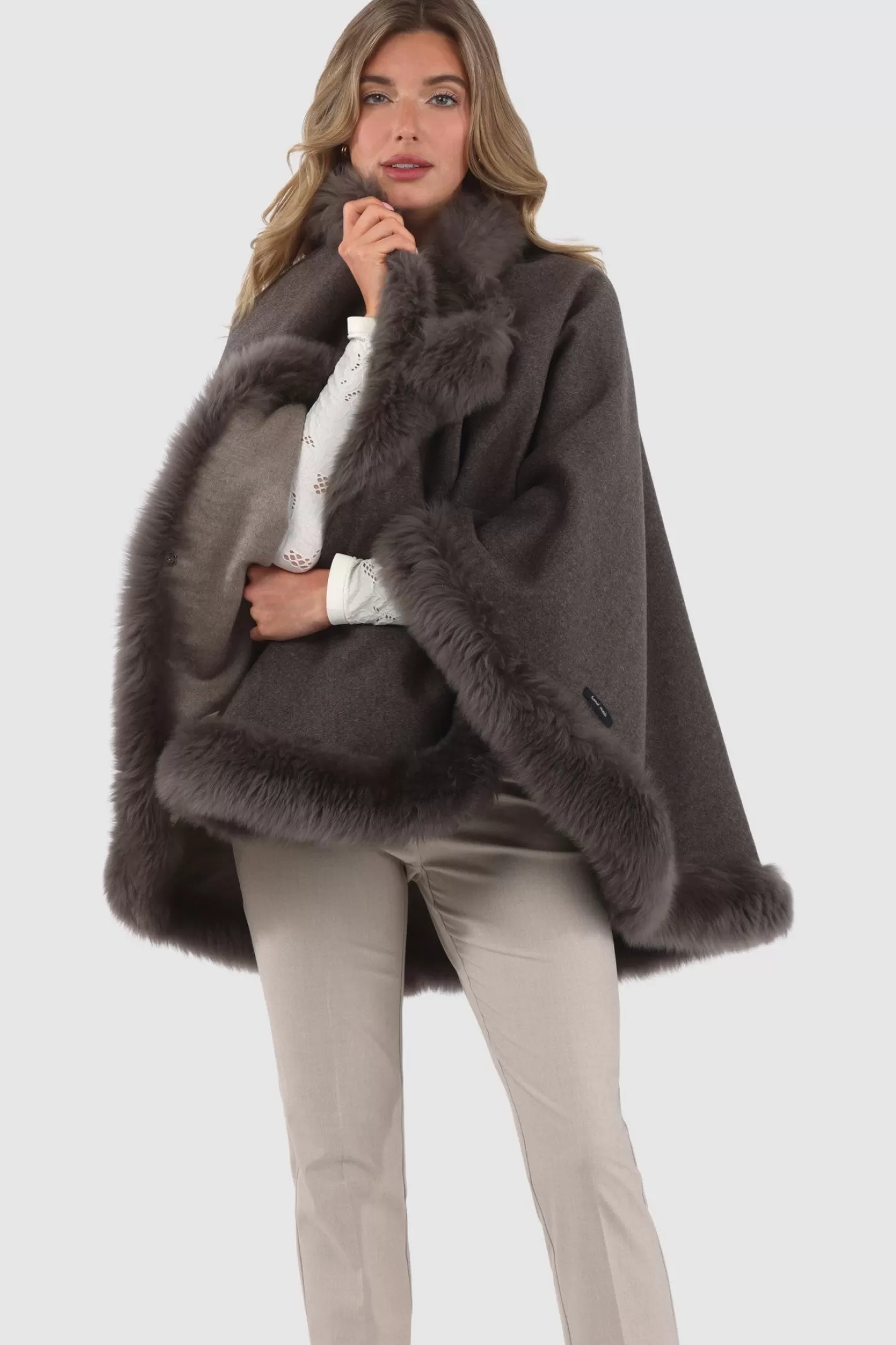 Women GORSKI Montreal Loro Piana Cashmere & Wool Cape With Merinillo Shearling Lamb Trim