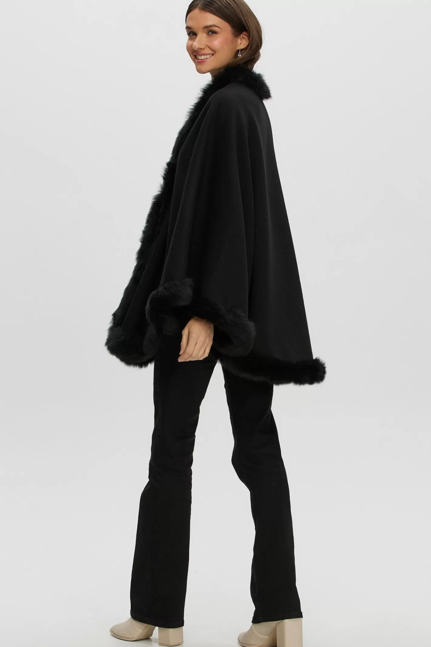 Women GORSKI Montreal Loro Piana Cashmere & Wool Cape With Merinillo Shearling Lamb Trim