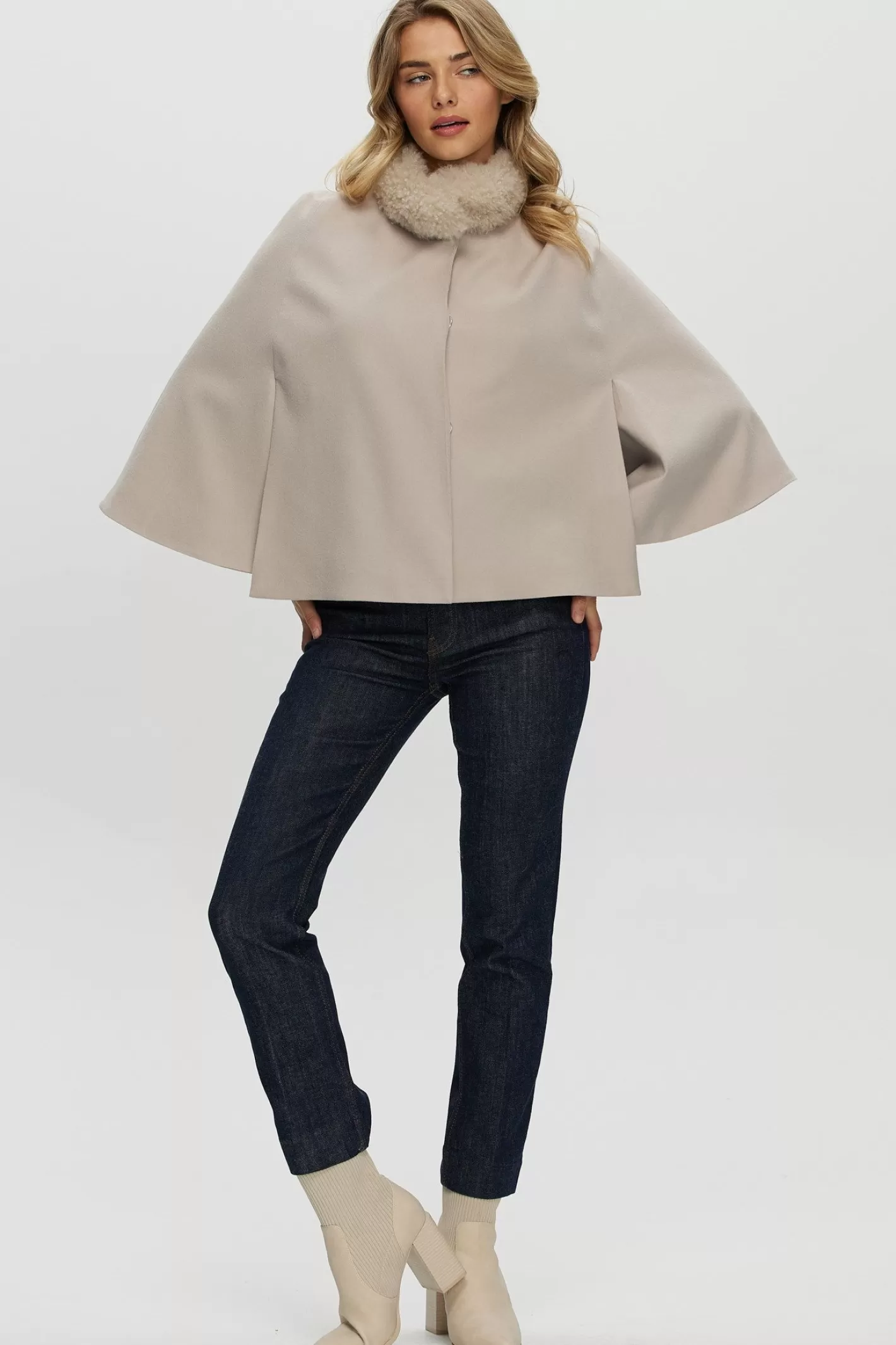 Women GORSKI Montreal Loro Piana Cashmere Cape With Select Cashmere Goat Collar
