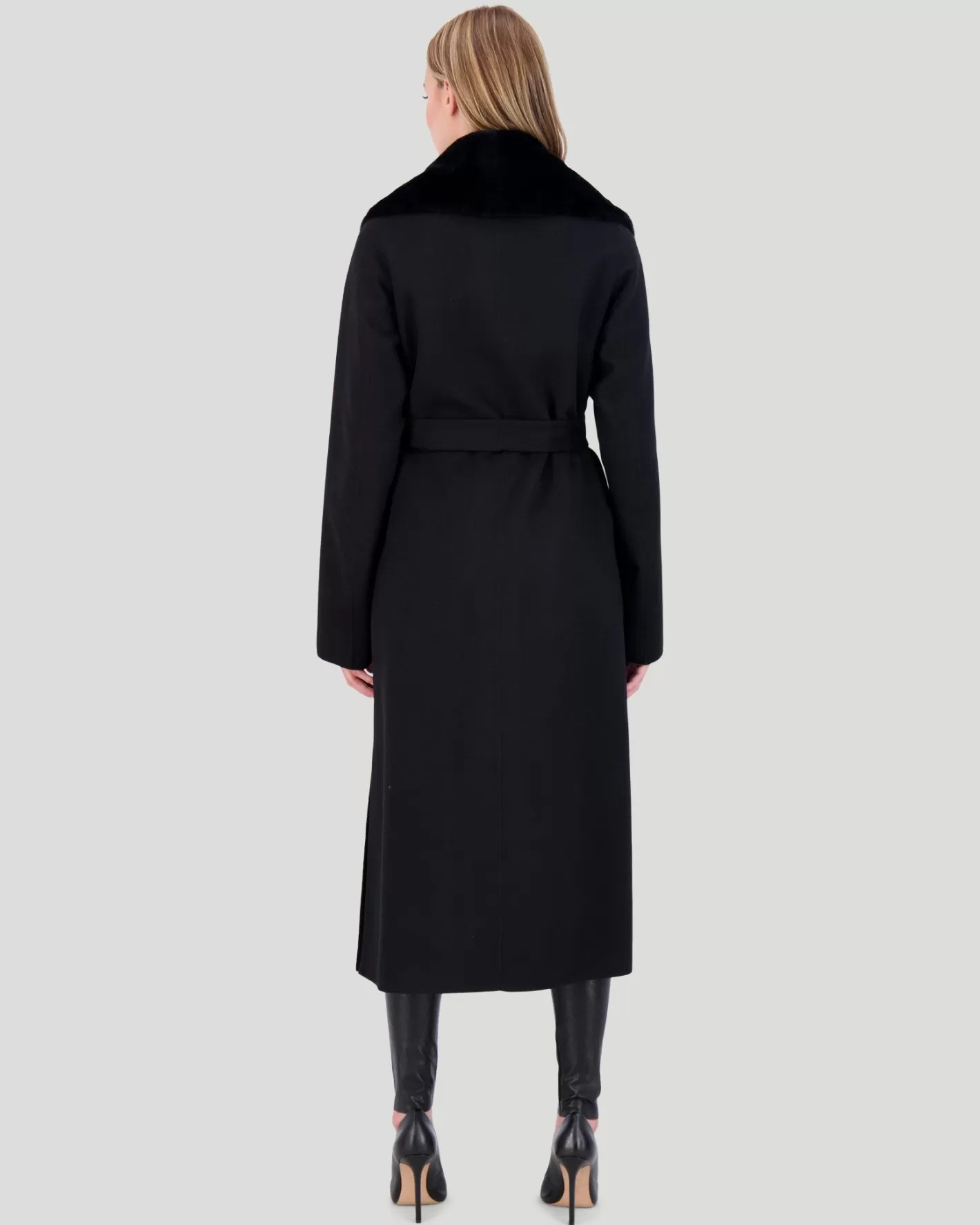Women GORSKI Montreal Loro Piana Wool Short Coat With Select Shearling Lamb Collar