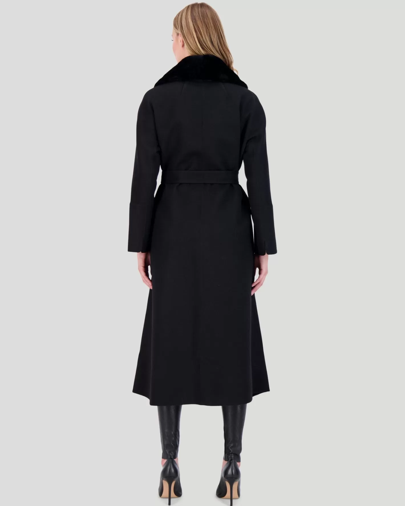 Women GORSKI Montreal Loro Piana Wool Short Coat With Select Shearling Lamb Collar