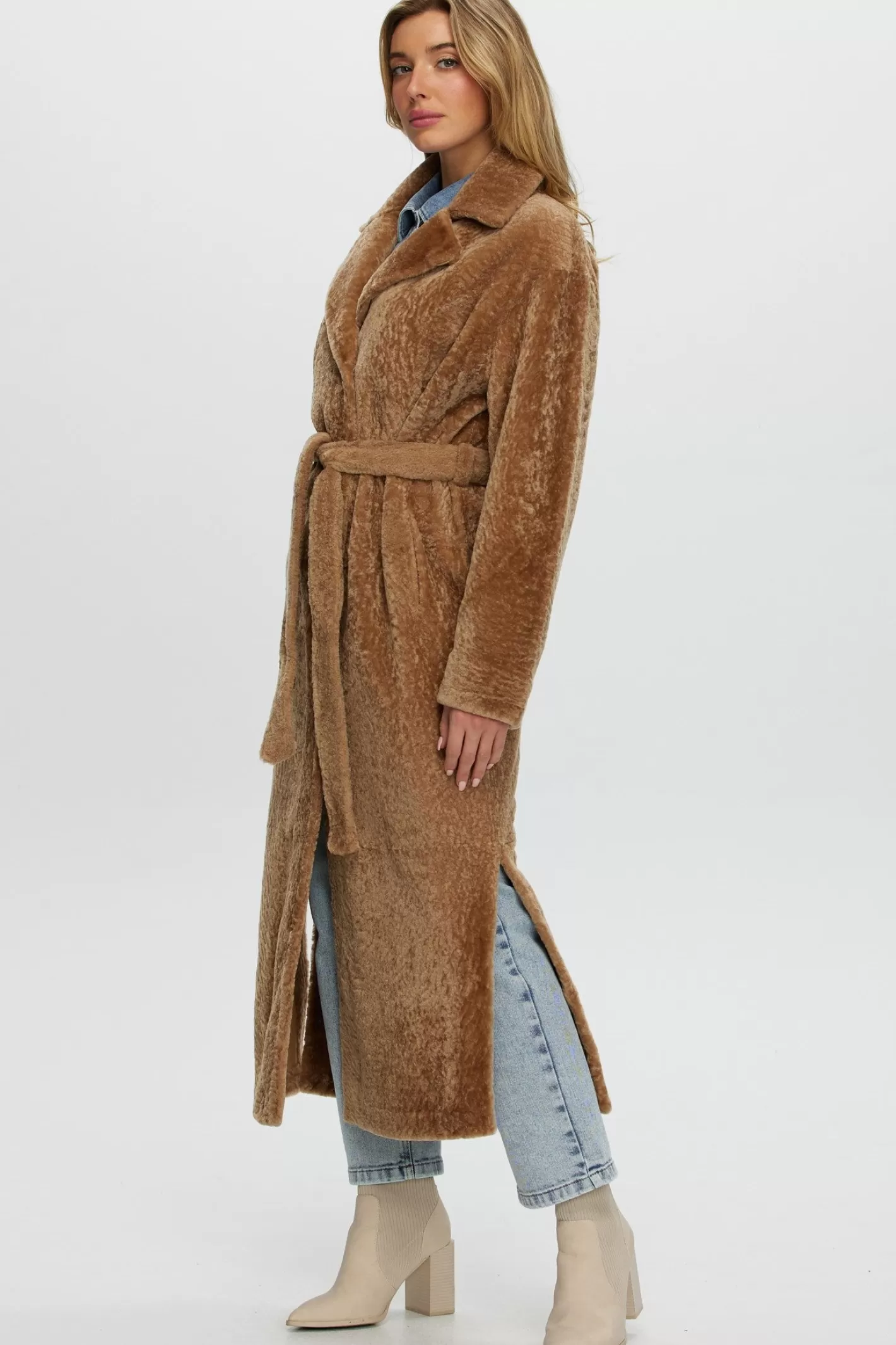 Women GORSKI Montreal Reversible Select Shearling Lamb Coat With Side Slits And Belt