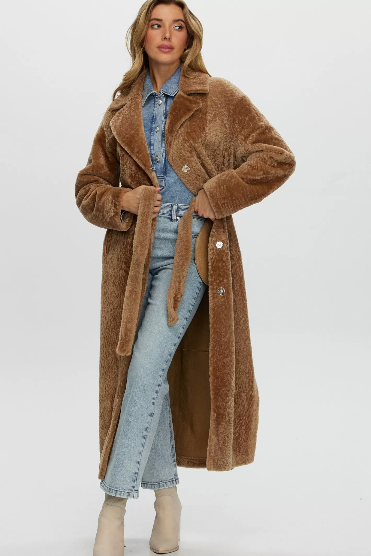 Women GORSKI Montreal Reversible Select Shearling Lamb Coat With Side Slits And Belt