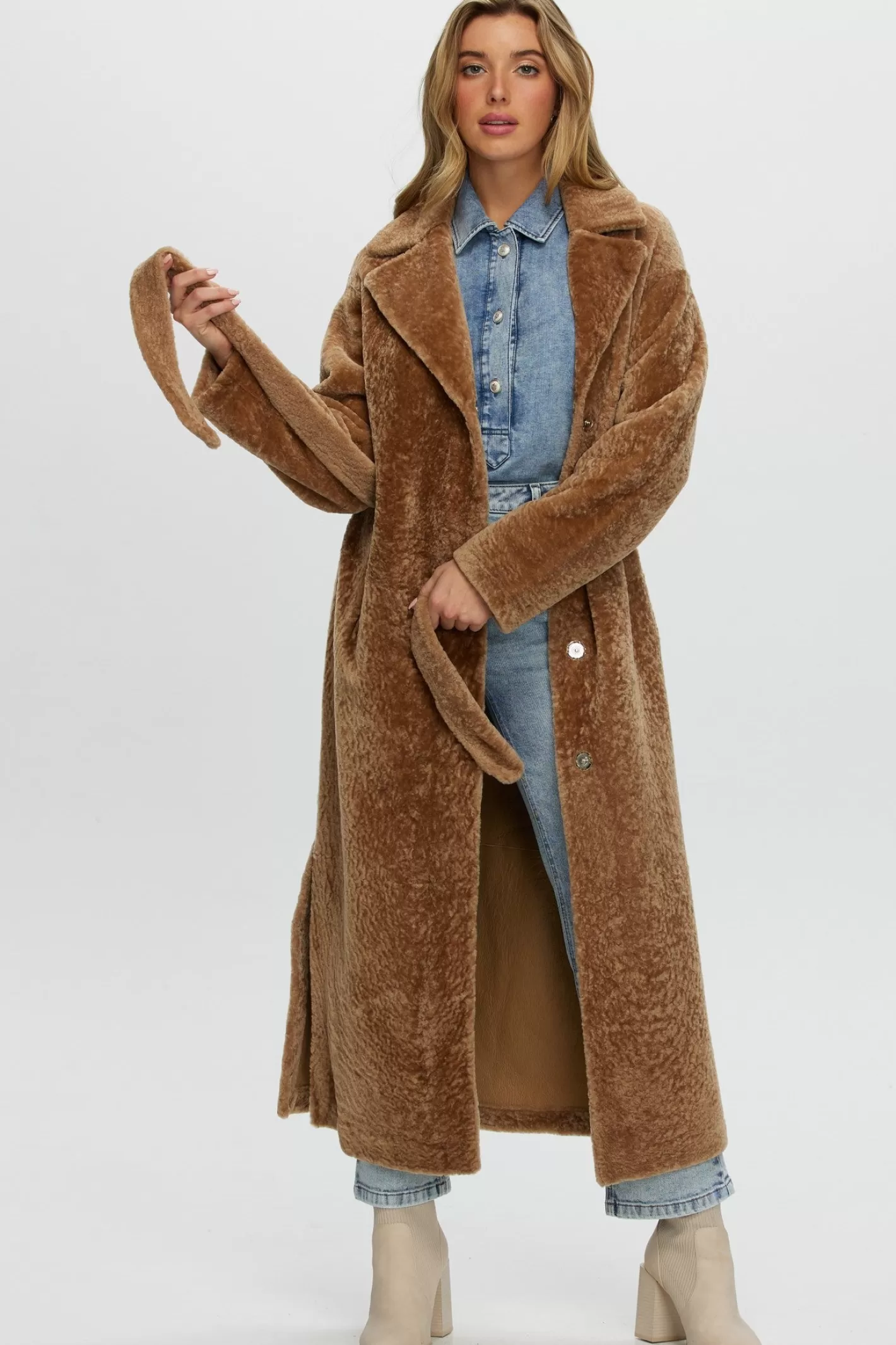 Women GORSKI Montreal Reversible Select Shearling Lamb Coat With Side Slits And Belt