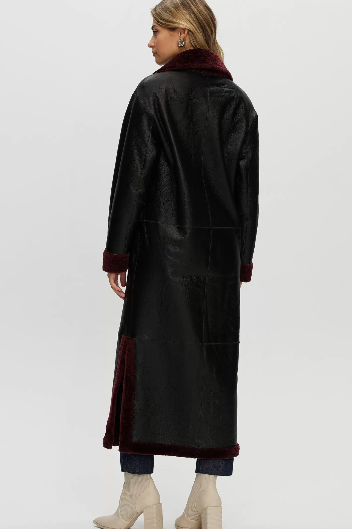 Women GORSKI Montreal Reversible Select Shearling Lamb Coat With Side Slits And Belt