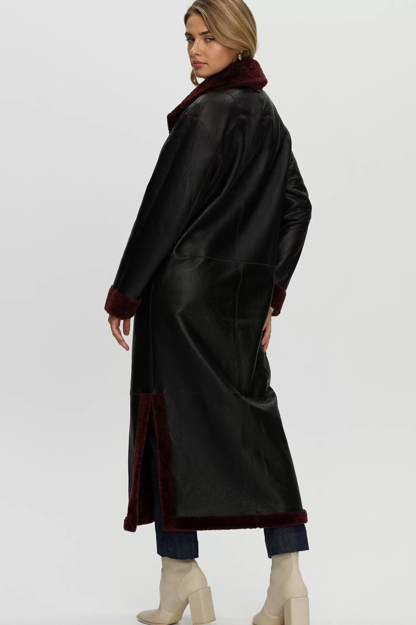 Women GORSKI Montreal Reversible Select Shearling Lamb Coat With Side Slits And Belt