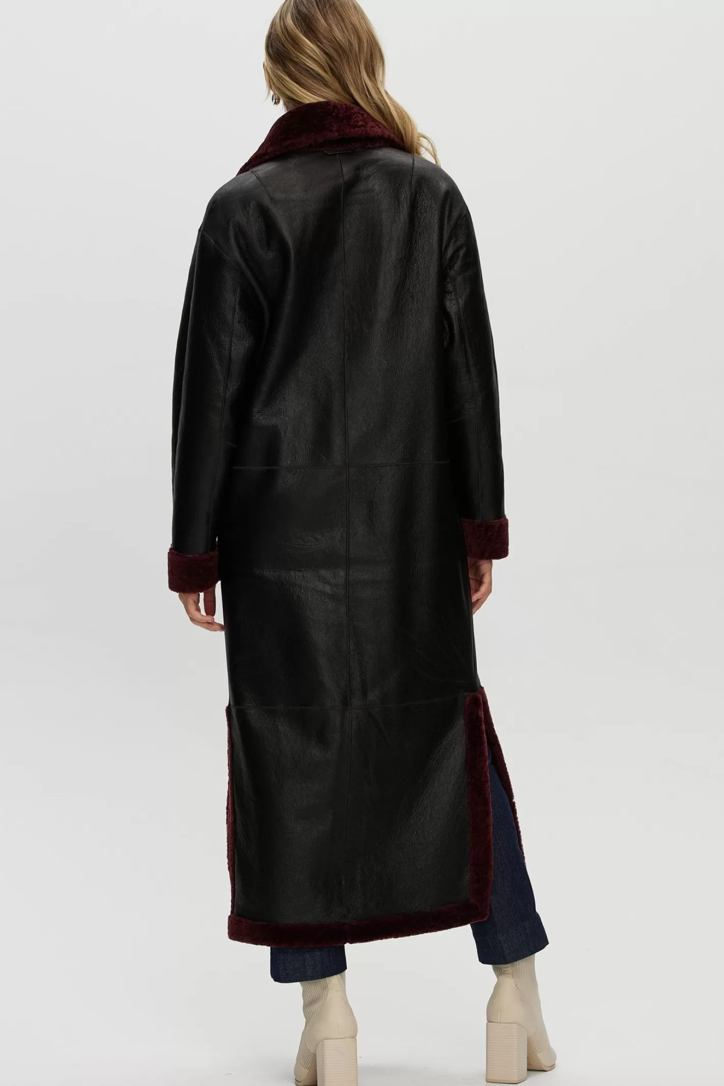 Women GORSKI Montreal Reversible Select Shearling Lamb Coat With Side Slits And Belt