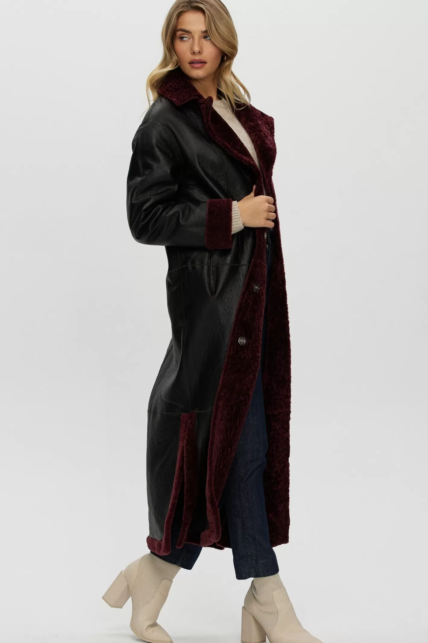 Women GORSKI Montreal Reversible Select Shearling Lamb Coat With Side Slits And Belt
