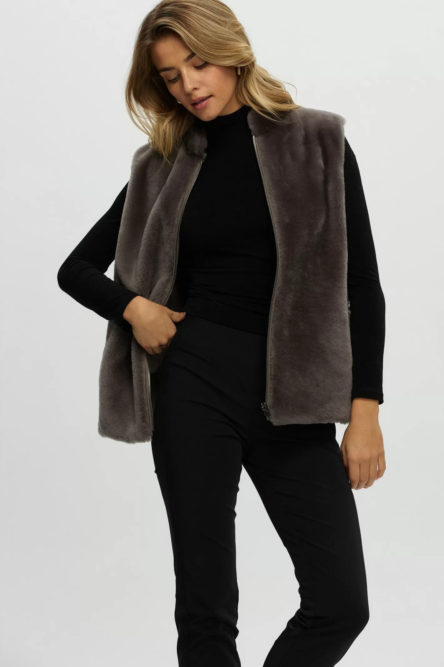 Women GORSKI Montreal Reversible Select Shearling Lamb Vest With Loro Piana Cashmere & Wool Quilted Down Back