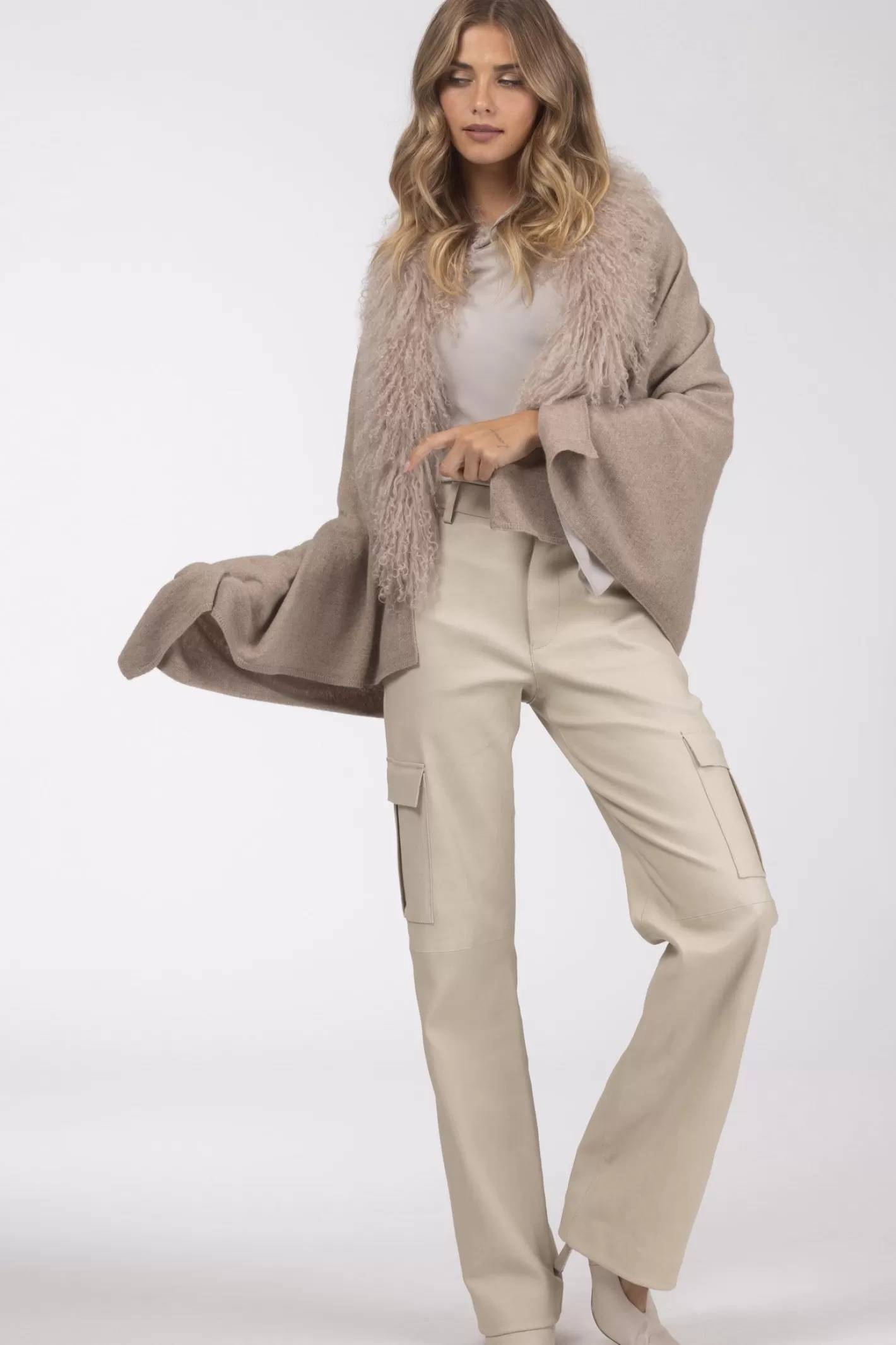 Women GORSKI Montreal Select Cashmere And Merino Wool Blend Stole With Select Mongolian Lamb Trim