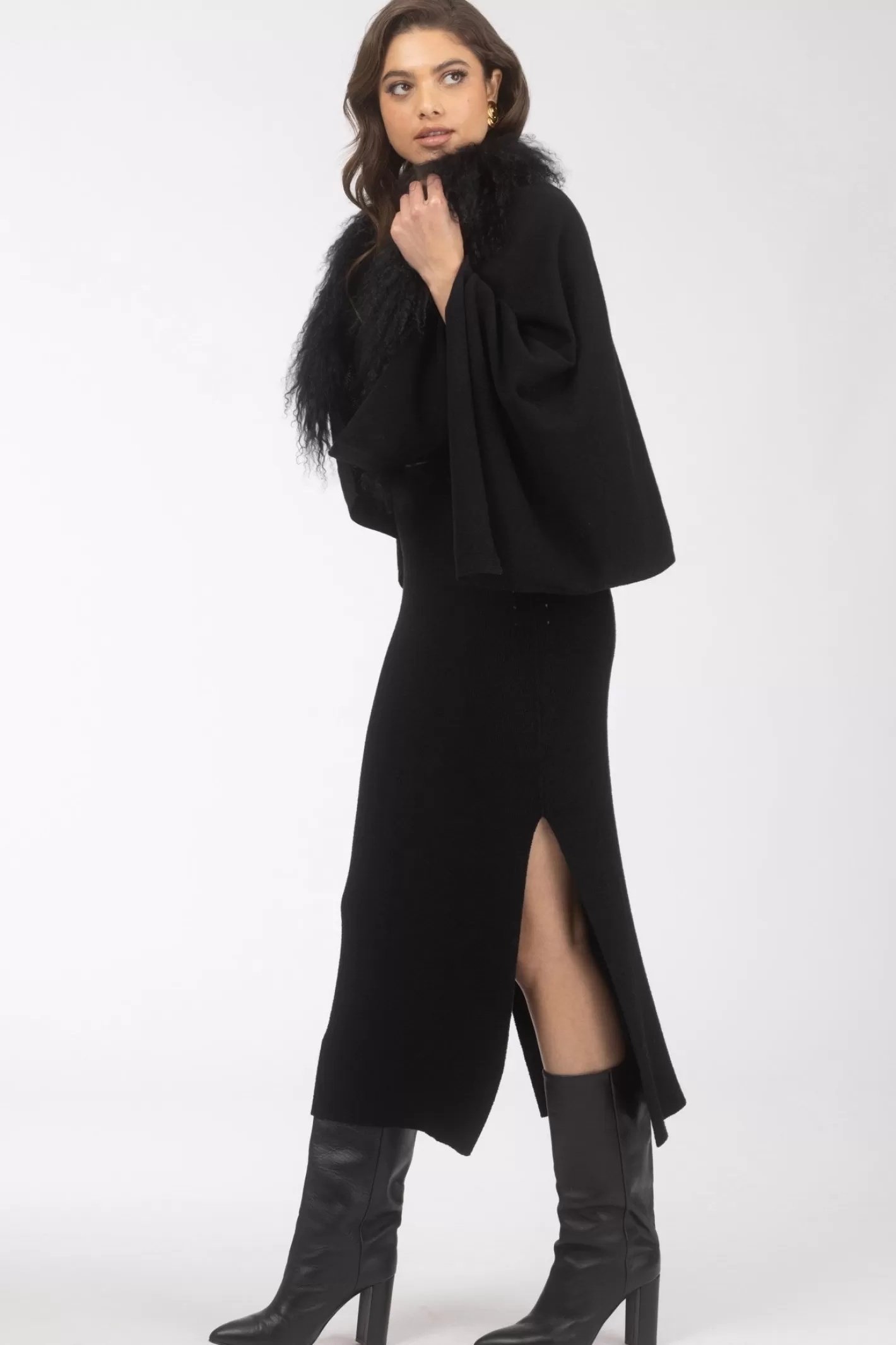Women GORSKI Montreal Select Cashmere And Merino Wool Blend Stole With Select Mongolian Lamb Trim