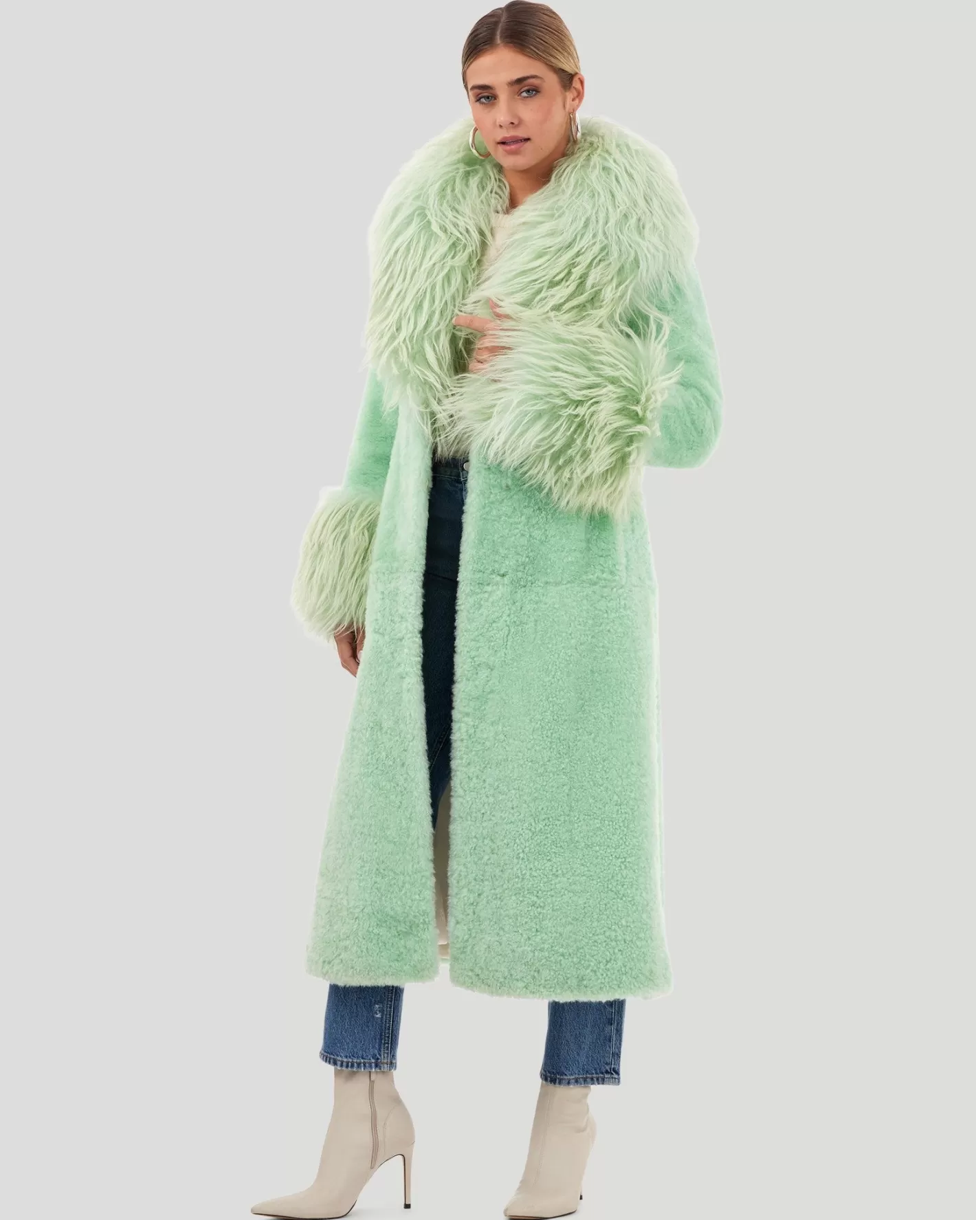 Women GORSKI Montreal Select Cashmere Goat Short Coat With Select Goat Collar And Cuffs