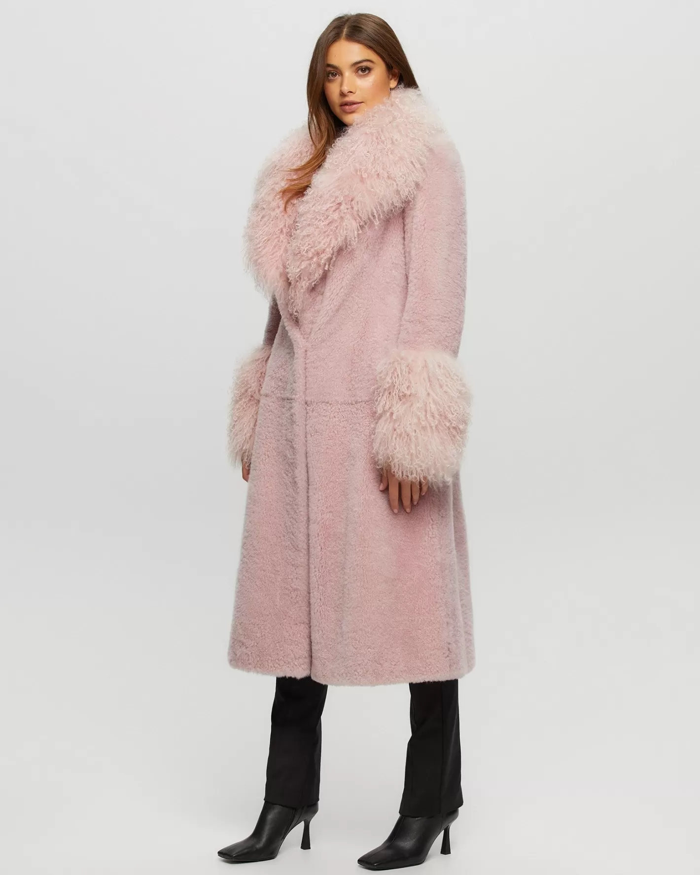 Women GORSKI Montreal Select Cashmere Goat Short Coat With Select Mongolian Goat Shawl Collar And Cuffs