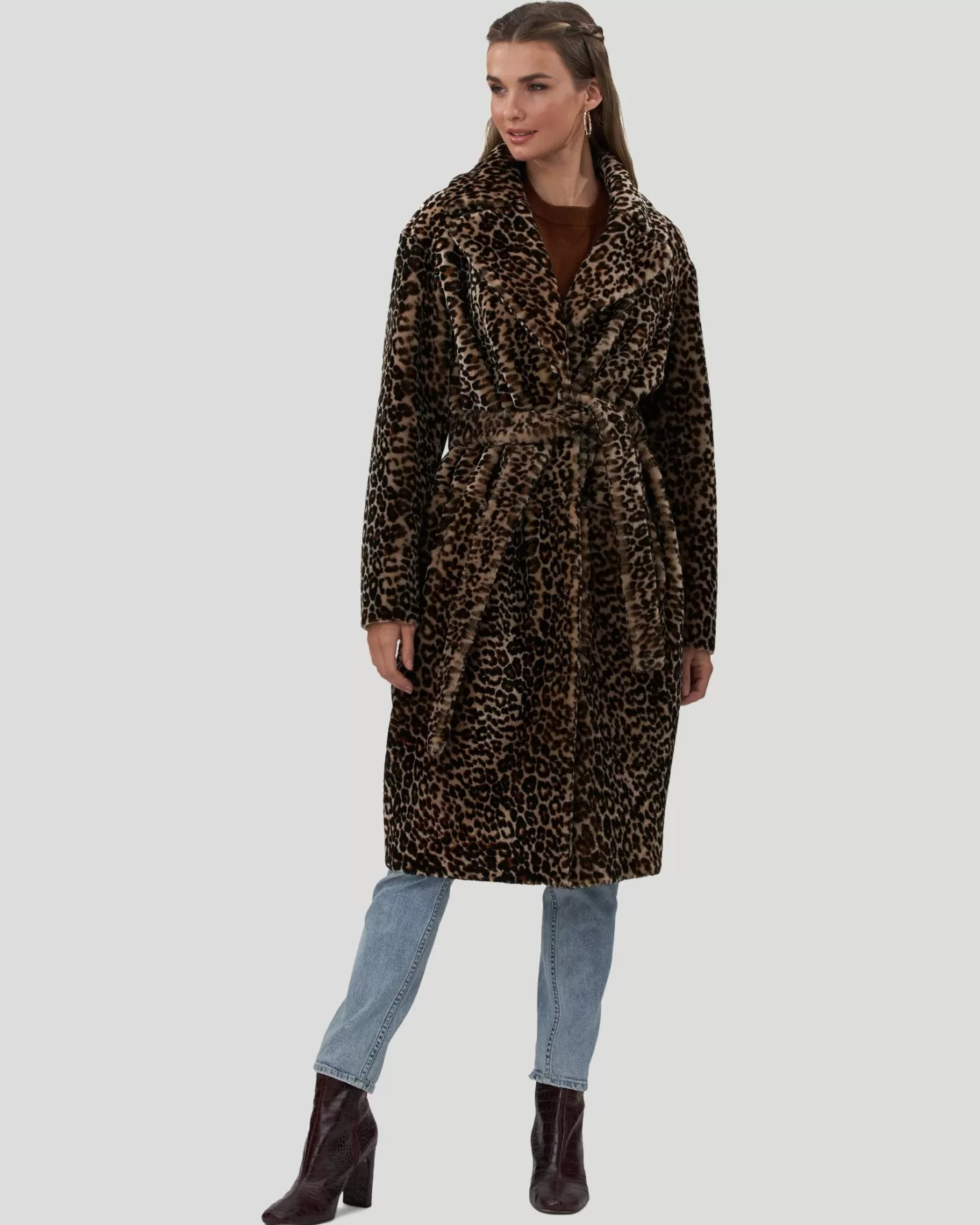 Women GORSKI Montreal Select Shearling Lamb Short Coat With Notch Collar And Belt