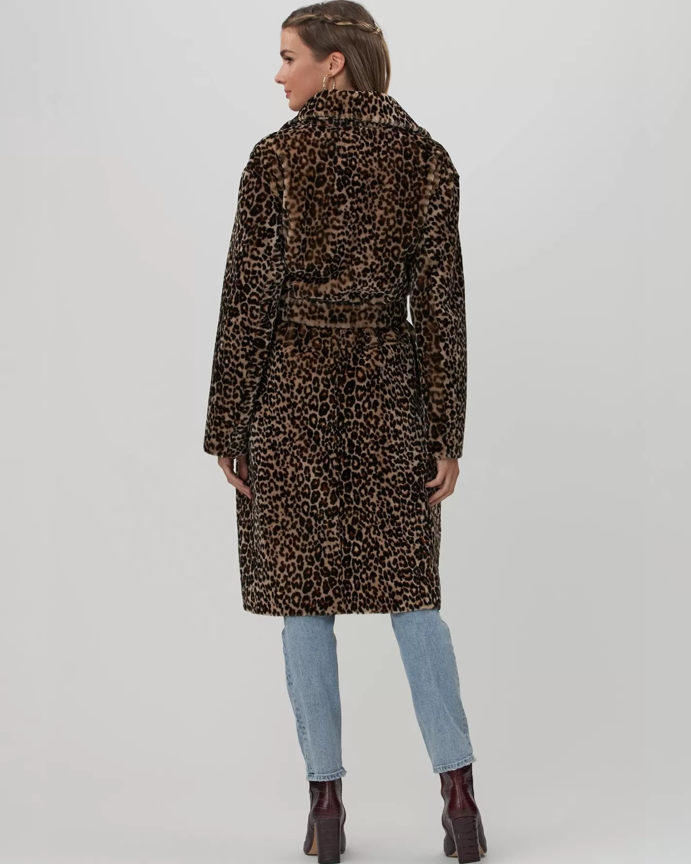 Women GORSKI Montreal Select Shearling Lamb Short Coat With Notch Collar And Belt