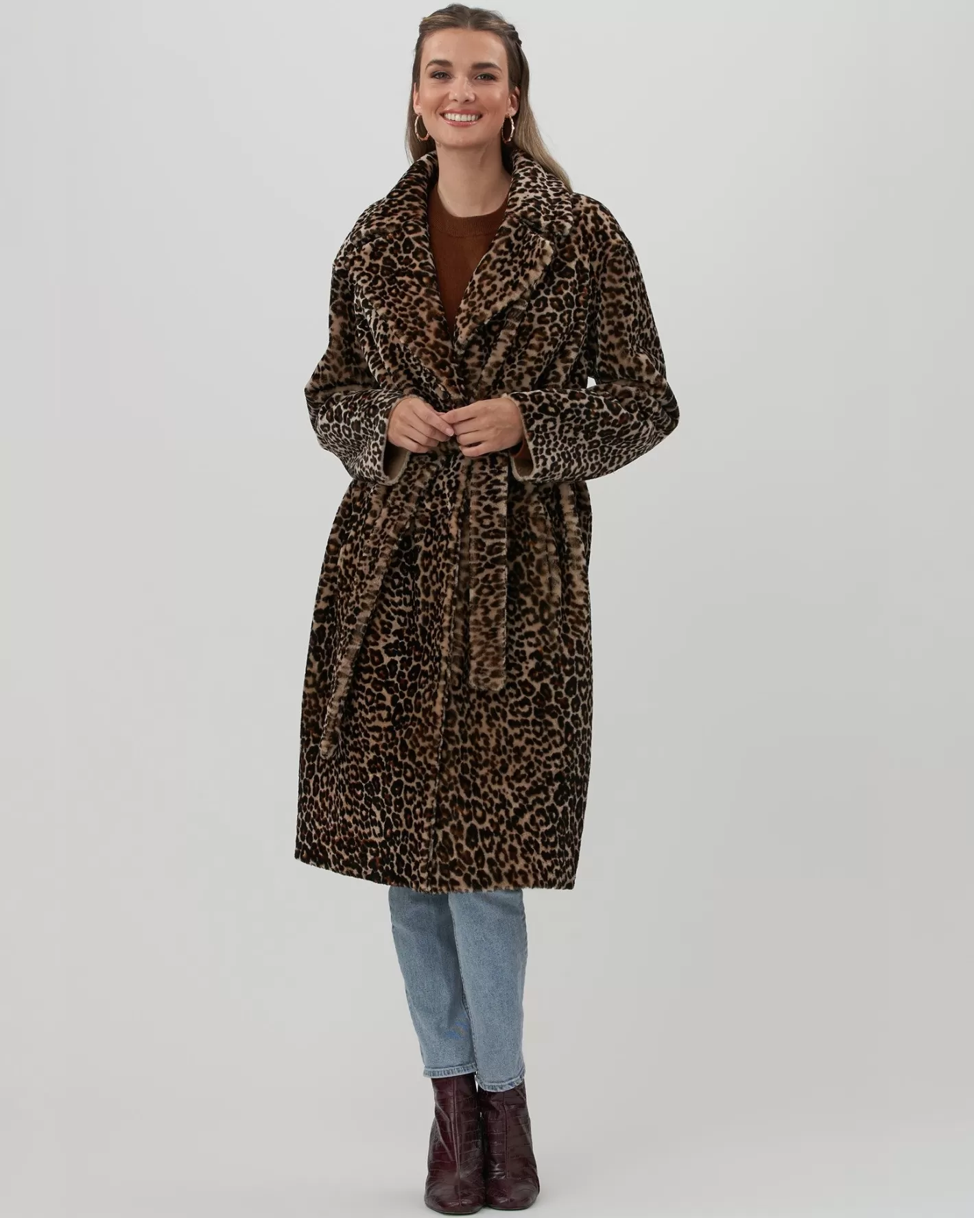 Women GORSKI Montreal Select Shearling Lamb Short Coat With Notch Collar And Belt