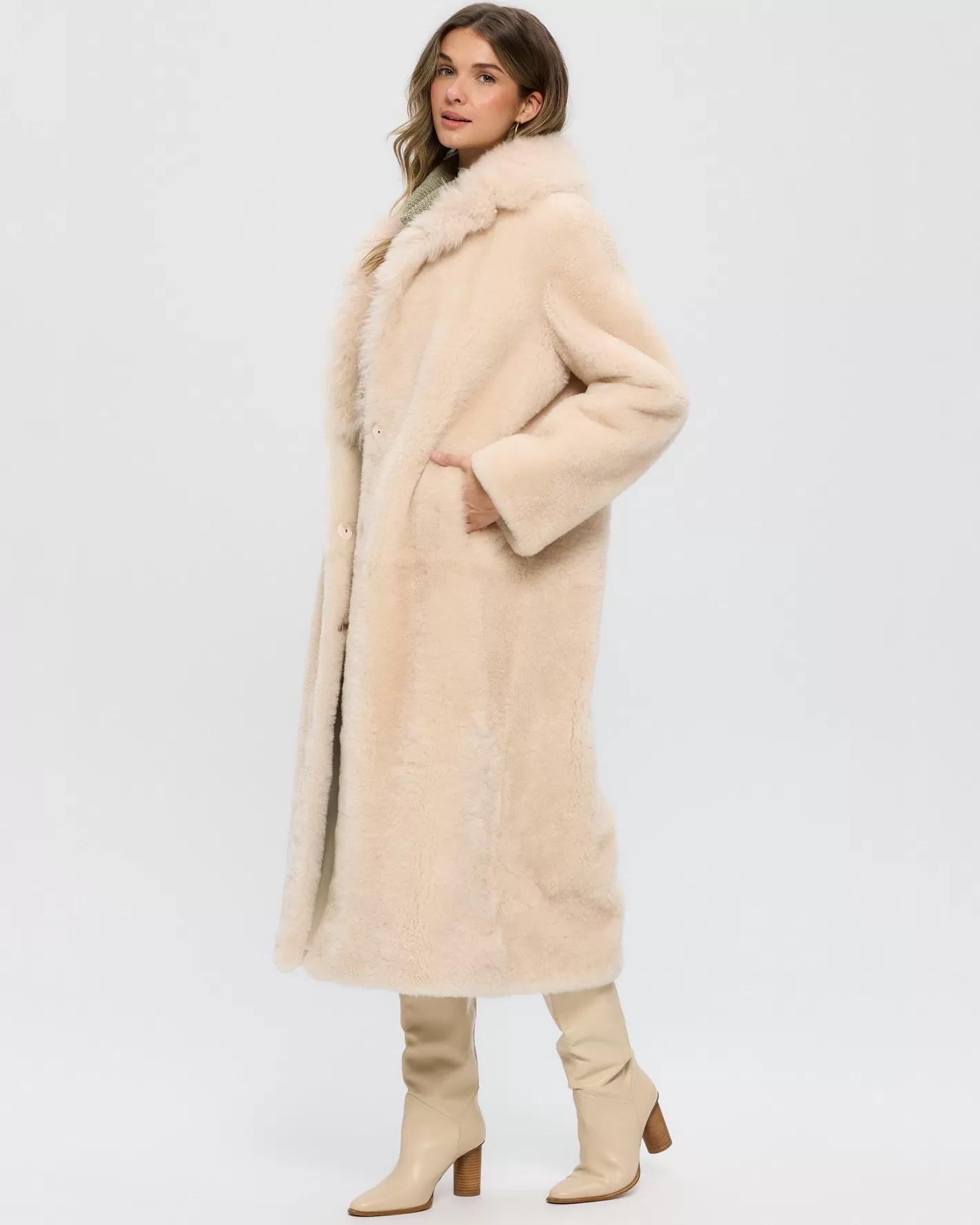 Women GORSKI Montreal Sheared Select Cashmere Goat Coat With Select Cashmere Goat Collar