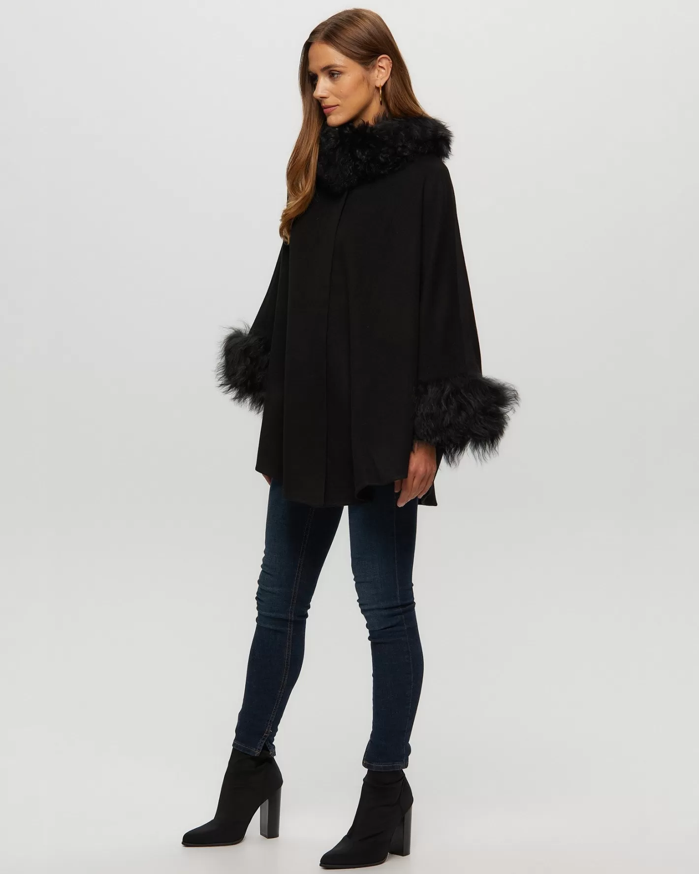 Women GORSKI Montreal Wool And Cashmere Blend Cape With Toscana Shearling Lamb Trim